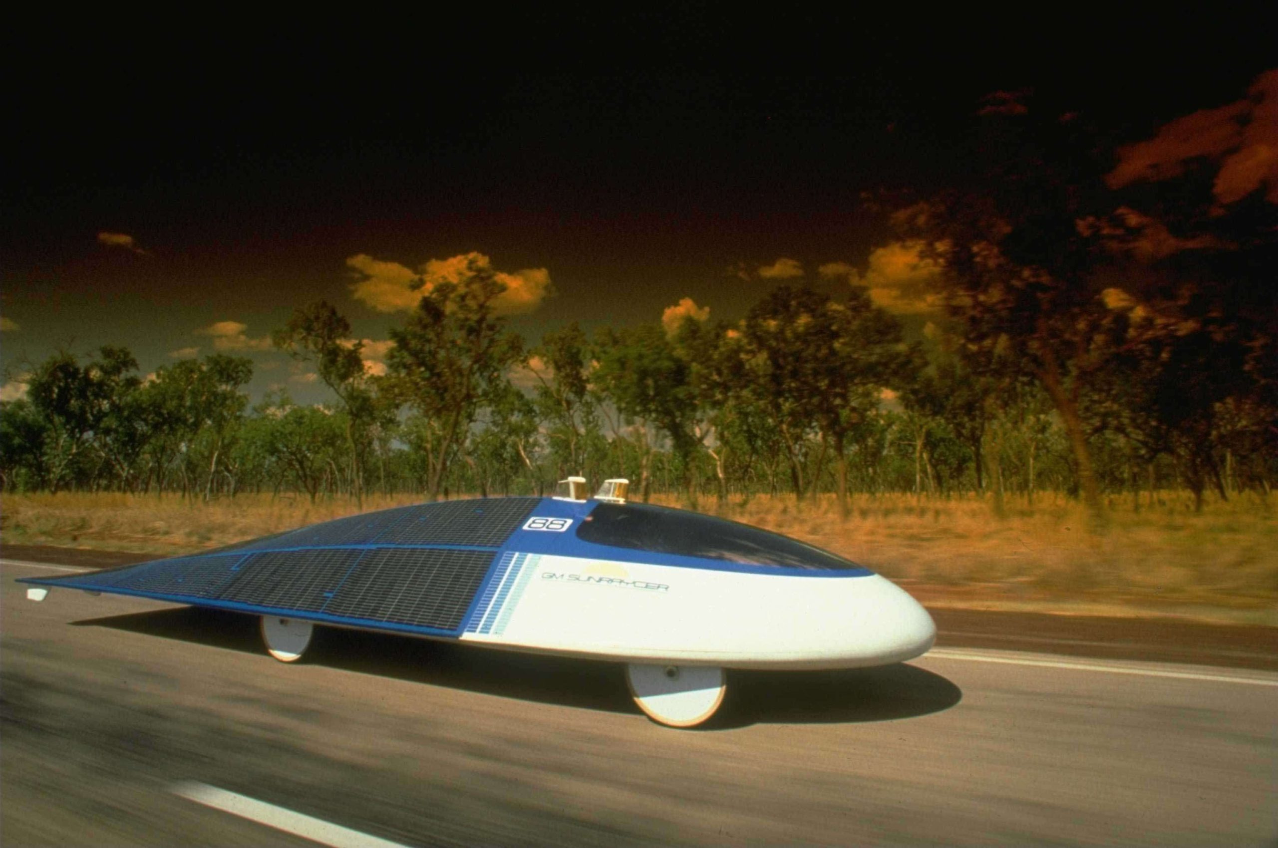 Mobil Tenaga Surya Menggunakan Sumber Tenaga Berupa solar-vehicle