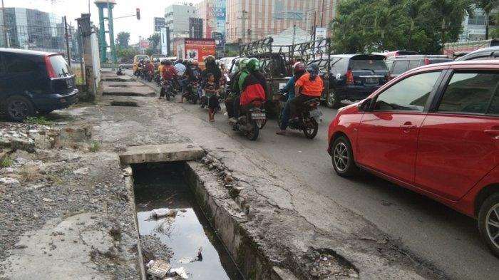 Pengusir Tikus di Mesin Mobil dengan tidak Parkir Sembarangan