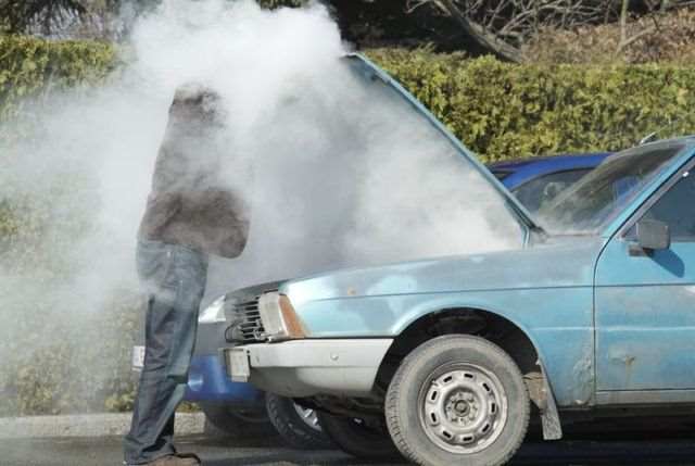 Penyebab Mesin Mobil Cepat Panas Tetap Tenang