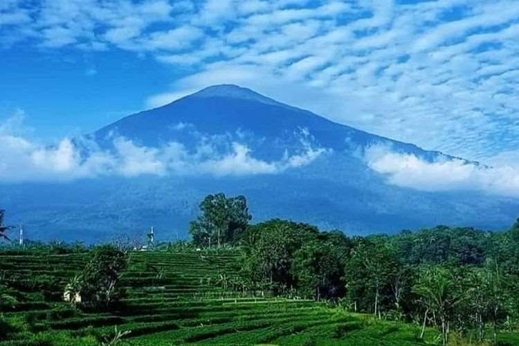 Tempat Wisata Kuningan Gunung Ciremai