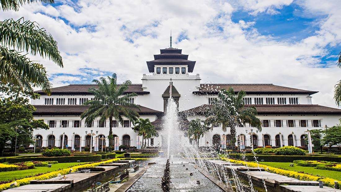 Wisata Bandung Terbaru Gedung Sate